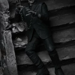 NECA - Universal Monsters - Ultimate Frankenstein's Monster (B&W) 7