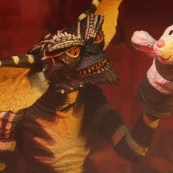 NECA - Gremlins - Ultimate Flasher 7" Action Figure 6 NECA - Gremlins - Ultimate Flasher 7