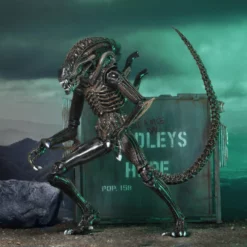 NECA - Aliens - Ultimate Alien Warrior (Brown) 7" Action Figure 6 NECA - Aliens - Ultimate Alien Warrior (Brown) 7