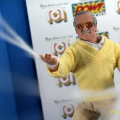 Mego Legends Wave 12 - Stan Lee Web Hands 8