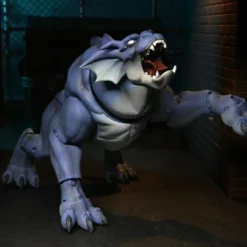 NECA - Gargoyles - Ultimate Bronx With Goliath Closed Wings 7