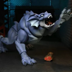 NECA - Gargoyles - Ultimate Bronx With Goliath Closed Wings 7