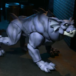 NECA - Gargoyles - Ultimate Bronx With Goliath Closed Wings 7