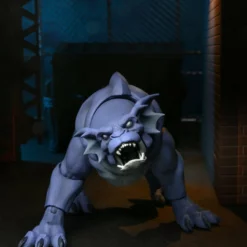 NECA - Gargoyles - Ultimate Bronx With Goliath Closed Wings 7