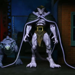 NECA - Gargoyles - Ultimate Bronx With Goliath Closed Wings 7