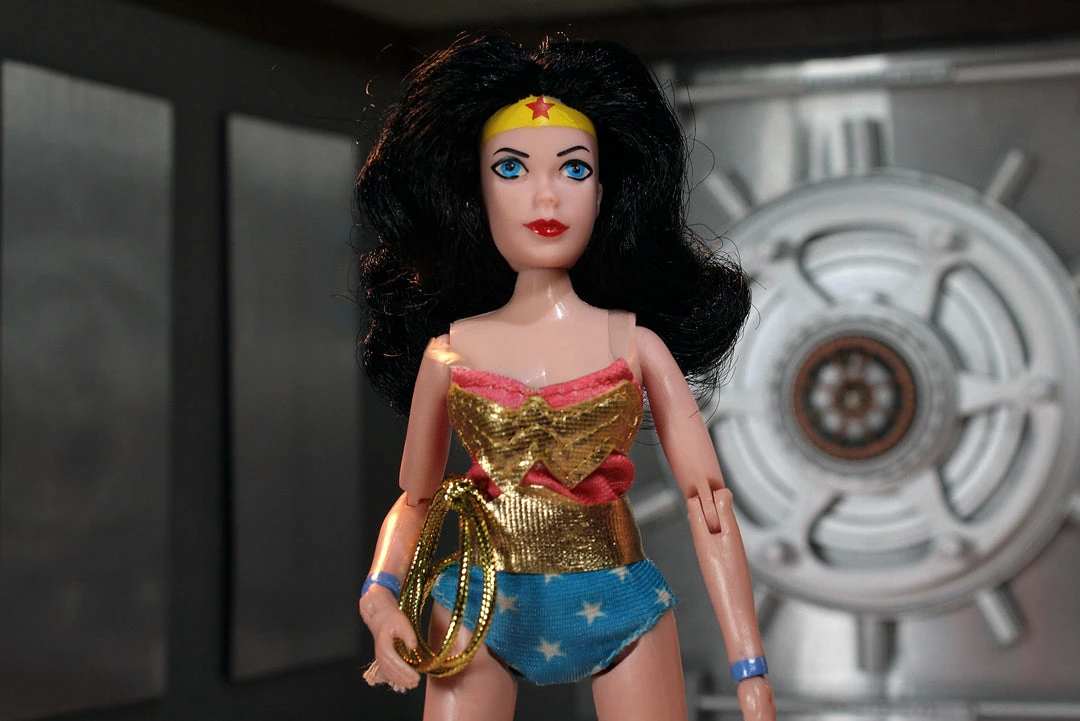 Mego DC Wave 9 - Wonder Woman 8" Action Figure Mego DC Wave 9 - Wonder Woman 8" Action Figure