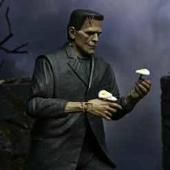 NECA - Universal Monsters - Ultimate Frankenstein's Monster (Color) 7