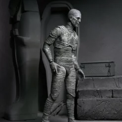 NECA - Universal Monsters - Ultimate Mummy (B&W) 7" Action Figure (Pre-Order Ships June) Mego 9 NECA - Universal Monsters - Ultimate Mummy (B&W) 7