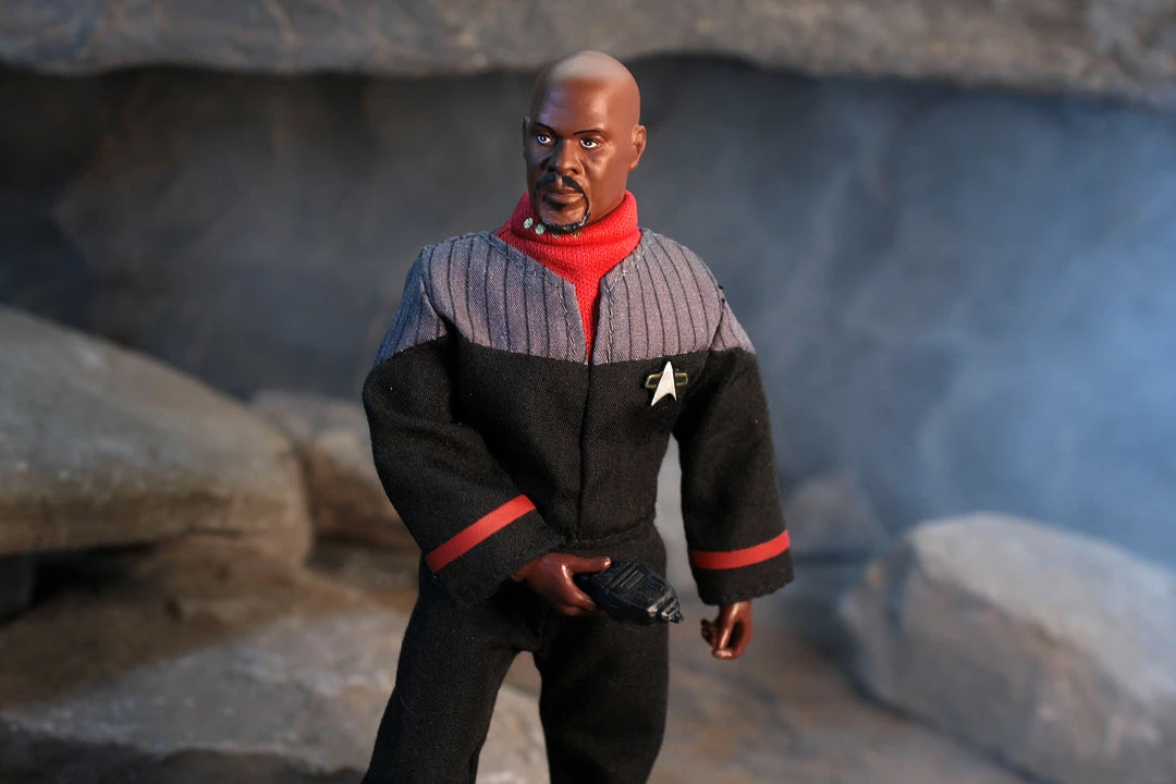 Mego Star Trek Wave 15 - Captain Sisko (Variant) 8" Action Figure Mego Star Trek Wave 15 - Captain Sisko (Variant) 8" Action Figure