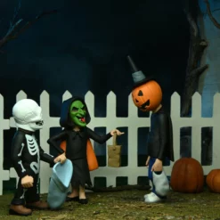 NECA - Toony Terrors Trick Or Treaters 3 Pack (Halloween 3) 6" Action Figures (Pre-Order Ships August) 7 NECA - Toony Terrors Trick Or Treaters 3 Pack (Halloween 3) 6
