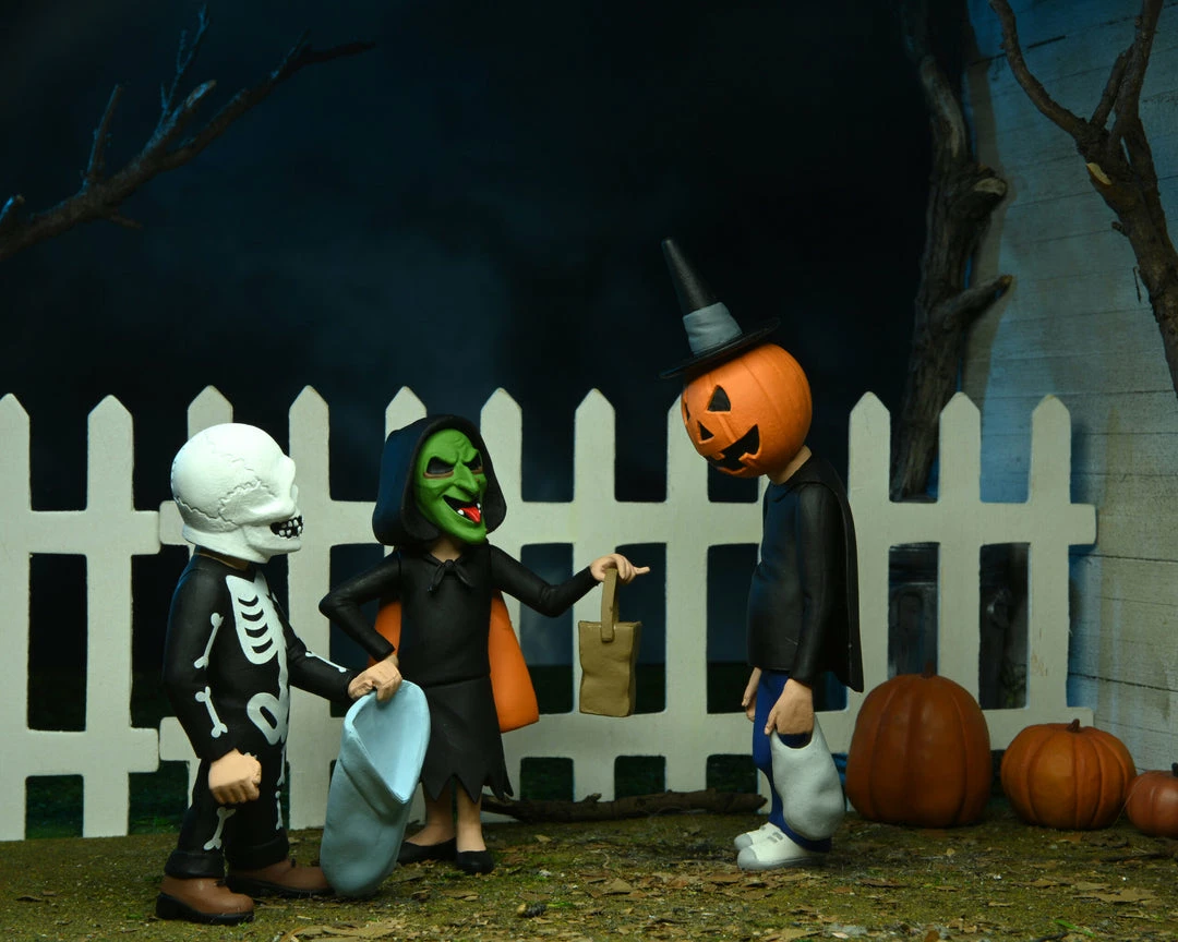 NECA - Toony Terrors Trick Or Treaters 3 Pack (Halloween 3) 6" Action Figures (Pre-Order Ships August) NECA - Toony Terrors Trick Or Treaters 3 Pack (Halloween 3) 6" Action Figures (Pre-Order Ships August)