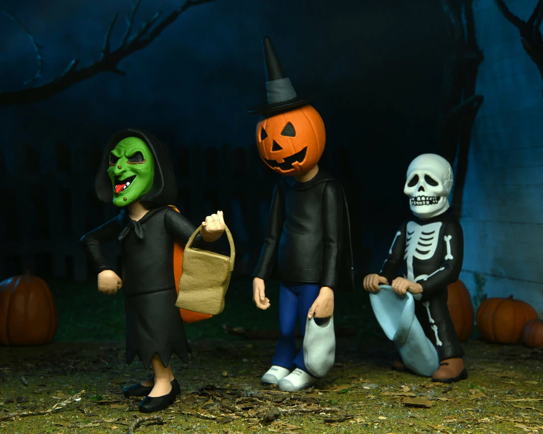 NECA - Toony Terrors Trick Or Treaters 3 Pack (Halloween 3) 6" Action Figures (Pre-Order Ships August) NECA - Toony Terrors Trick Or Treaters 3 Pack (Halloween 3) 6" Action Figures (Pre-Order Ships August)