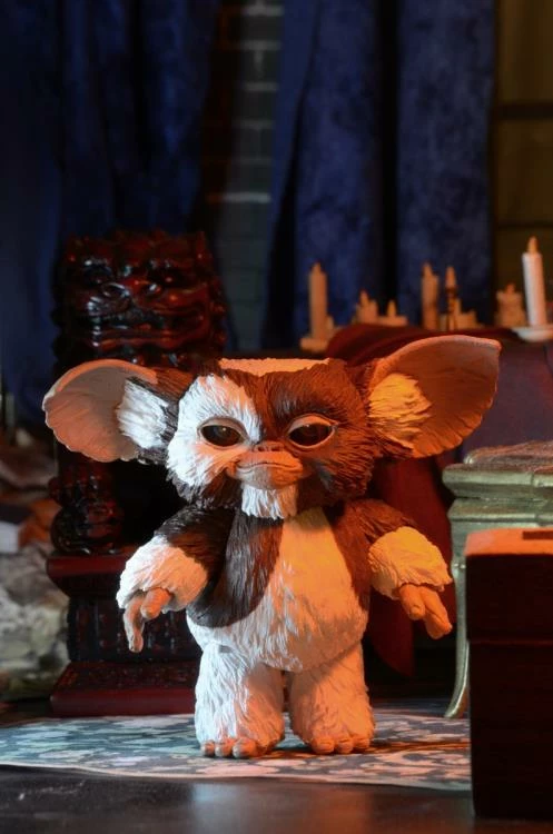 NECA - Gremlins - Ultimate Gizmo Action Figure NECA - Gremlins - Ultimate Gizmo Action Figure